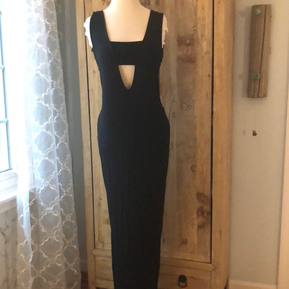 Maxi dress with great cutout detail and square neckline.
